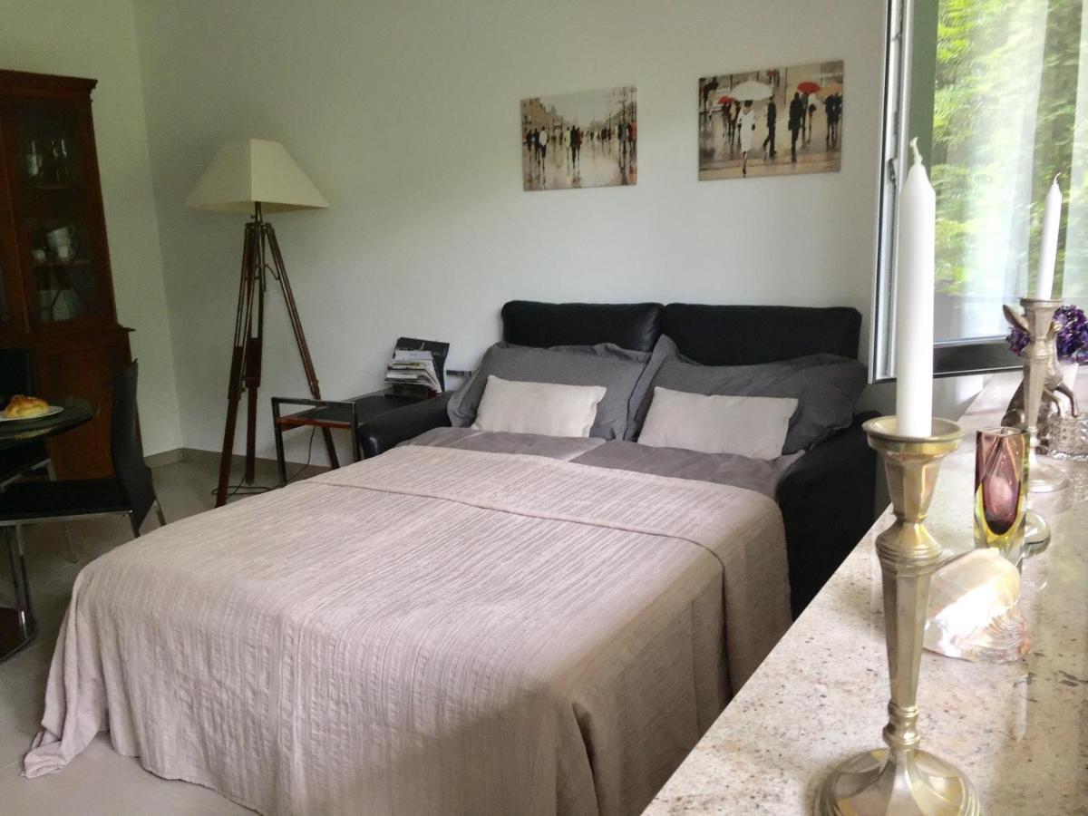 - Zentrumsnah, Eigener Parkplatz Und Grosser Balkon Ins Gruene Baden-Baden